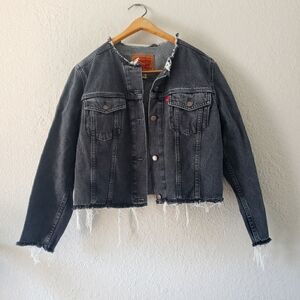 Levi's Trucker Jacket Distressed Cropped Faded Black Denim Jacket Size Large